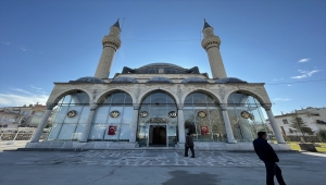 Konya'daki tarihi camide 450 yıllık el yazması Kur'an-ı Kerim bulundu