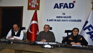 Konya Valisi Özkan, deprem koordinasyon merkezinde açıklamalarda bulundu: