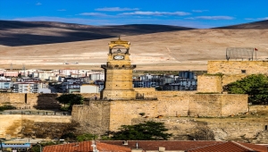 Niğde'deki saat kulesi tamir ediliyor