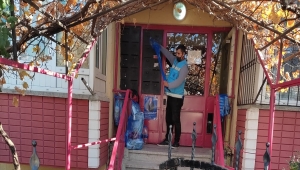 Pursaklar'da evlere ambalaj atığı poşeti dağıtılıyor