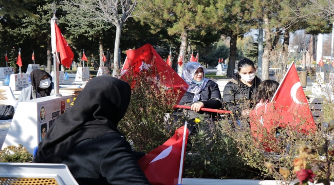 Şehit ailelerinden İYİ Partili Türkkan'a tepki