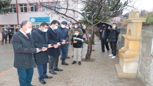 Suşehri'nde salgında ölen öğretmenin ismi okul bahçesindeki çeşmeye verildi 