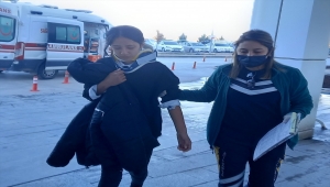 Aksaray'da otomobille çarpışan servisteki 3 öğrenci yaralandı