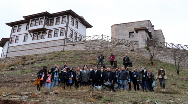 "Anadolu'nun ilk hadis okulu"nun etrafı üniversite öğrencilerince temizlendi