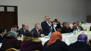 Büyükkılıç, Akkışla'da muhtarlarla bir araya geldi 