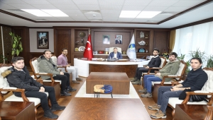 Çubuk Belediye Başkanı Demirbaş'tan TULPAR'ı tasarlayan öğrencilere destek