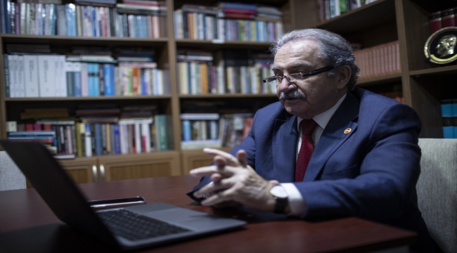Eski Kültür Bakanı Zeybek AA'nın "Yılın Fotoğrafları" oylamasına katıldı
