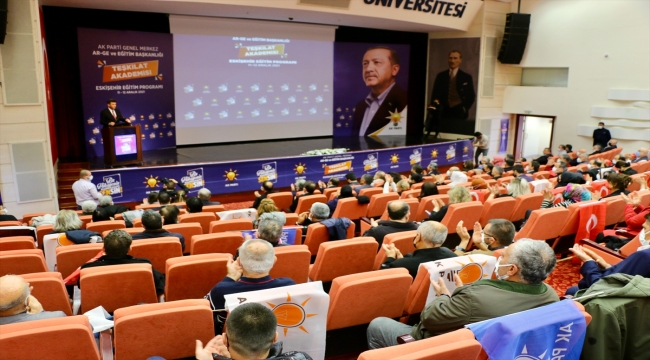 Eskişehir'de AK Parti Teşkilat Akademisi Eğitim Programı başladı
