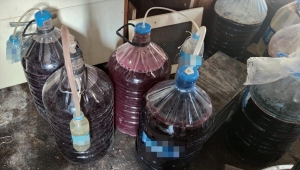 Eskişehir'de düzenlenen operasyonda 314 litre sahte içki ele geçirildi