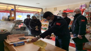 Güdül'de marketlerde satılan ürünler denetlendi