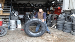 Gündüz lastik tamirinde akşam güreş antrenmanında