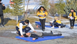 KAEÜ'de "Medikal Müdahale" yarışması düzenlendi