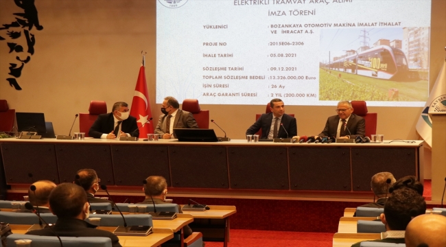 Kayseri'de hizmete girecek 6 tramvayın alımı için sözleşme imzalandı 