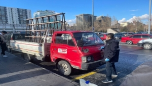 Kayseri'nin Kocasinan ilçesinde çalınan kamyonet terk edilmiş bulundu