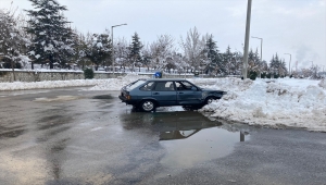 Konya'da çarpışan iki otomobildeki 7 kişi yaralandı