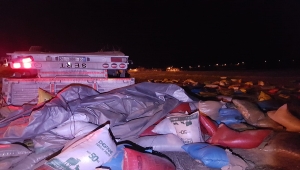 Konya'da devrilen tırın sürücüsü öldü