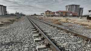 Konya'da hemzemin geçitte trenin çarptığı kişi ağır yaralandı