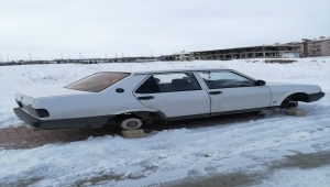 Konya'da park halindeki 4 aracın lastiklerini çalan iki şüpheli tutuklandı