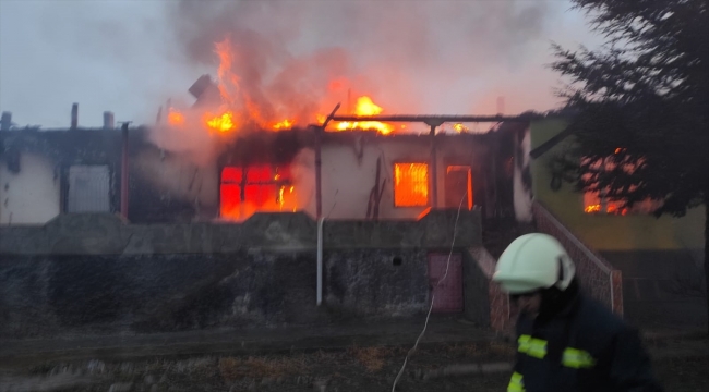 Kulu'da müstakil evde çıkan yangın itfaiye ekiplerince söndürüldü