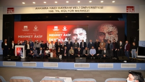 "Mehmet Akif ve İstiklal" konulu yarışmada dereceye girenlere ödülleri verildi