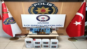 Sivas'ta sahte içki operasyonunda 2 şüpheli yakalandı