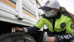 Sivas'ta zorunlu kış lastiği denetimi yapıldı