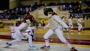 "Türkiye Gençler Kılıç Şampiyonası" ve "Flöre Açık Turnuvası" Eskişehir'de başladı