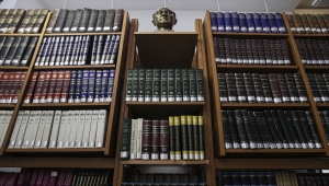 Beş asırlık kitaplarıyla "tarih kokan kütüphane"