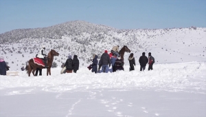 Beypazarı'nda kızak şenliği yapıldı