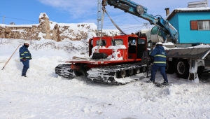ÇEDAŞ'ın "enerji timleri" 1700 rakımlı köydeki arızayı giderdi