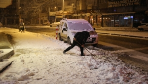 Çubuk'ta kar yağışı etkili oldu