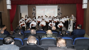 Çubuk'ta kemanlarına kavuşan öğrenciler ilk konserlerini verdi