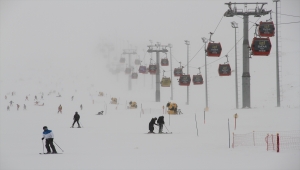 Erciyes'te pistler kayakseverlerle doldu