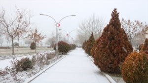 Gölbaşı'nda kar güzel manzara oluşturdu