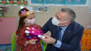 İç Anadolu'da öğrenciler karnelerini alarak yarıyıl tatiline başladı