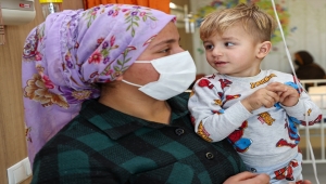 İçtiği kireç çözücü nedeniyle 2 hafta yoğun bakımda kalan çocuk iyileşti