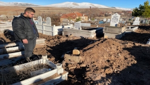 Kayseri'de bıçakla öldürülen kick boks sporcusunun cenazesi toprağa verildi