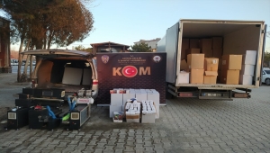 Kayseri'de kaçak sigara üretilen eve operasyon düzenlendi