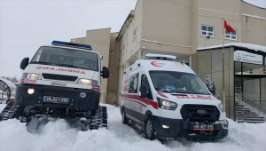 Kayseri'de paletli ambulanslar kış koşullarında hastaların imdadına yetişiyor
