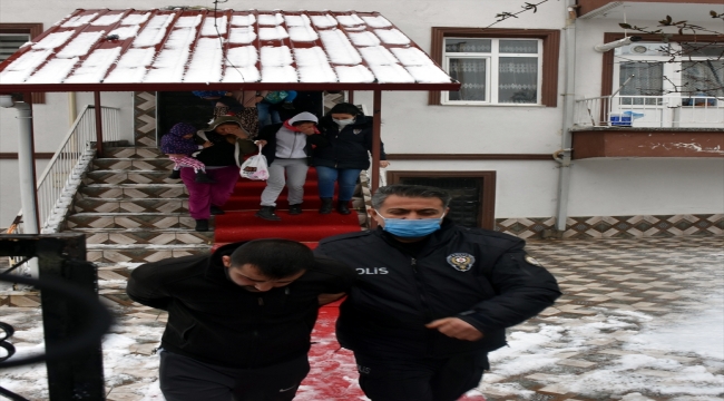 Kırıkkale'de 25 adrese düzenlenen hırsızlık operasyonunda 23 şüpheli yakalandı