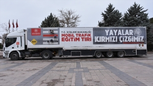 Kırıkkale'de öğrencilere "Mobil Trafik Eğitim Tırı"nda eğitim verildi