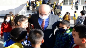 Kırşehir Belediye Başkanı Ekicioğlu'ndan okul ziyaretleri
