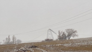 Kırşehir'de kopan yüksek gerilim hattı telleri trafiği aksattı