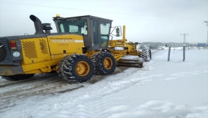 Kızılcahamam'da karla mücadele çalışmaları sürüyor