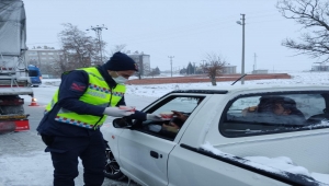 Konya-Ankara kara yolunda mahsur kalanlara sıcak çorba ikramı