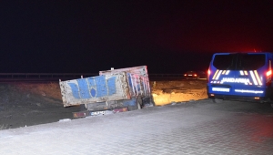 Konya'da "dur" ihtarına uymayan zanlı polisin silahının ateş alması sonucu yaralandı