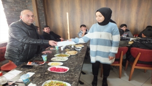 Ovacık köyü derneğinden öğrencilere yardım