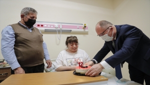 Sivas Belediye Başkanı Bilgin'den çölyak hastası Zeynep'e doğum günü sürprizi