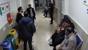 Sivas'ta arızalanan otobüsteki yolcuları polis misafir etti