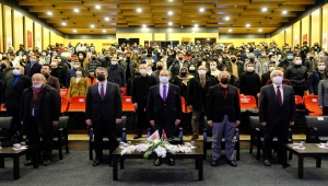 Sivas'ta yabancı öğrenciler Sezai Karakoç anısına şiir dinletisi düzenledi